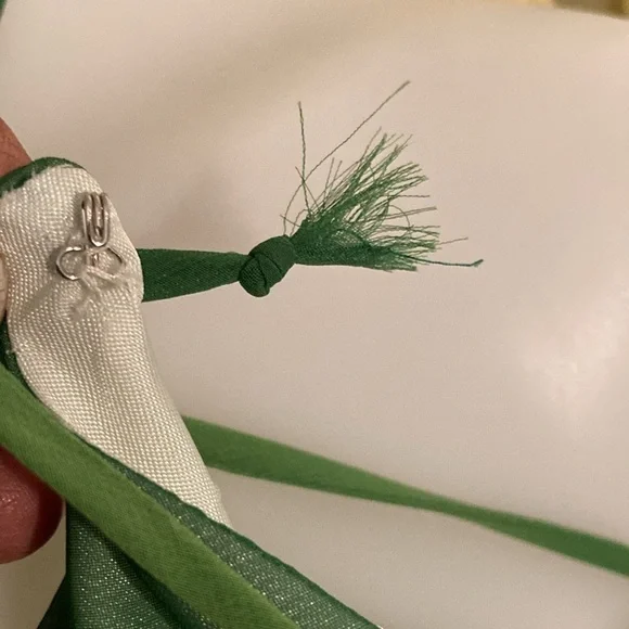 Green gown fully lined with strappy back size Small - Picture 9 of 10